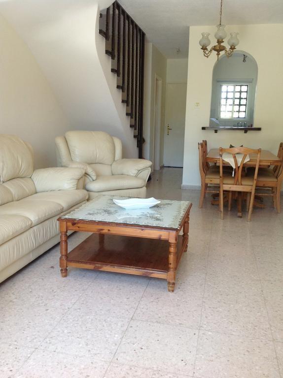 Paphos Townhouse Villa Exterior photo